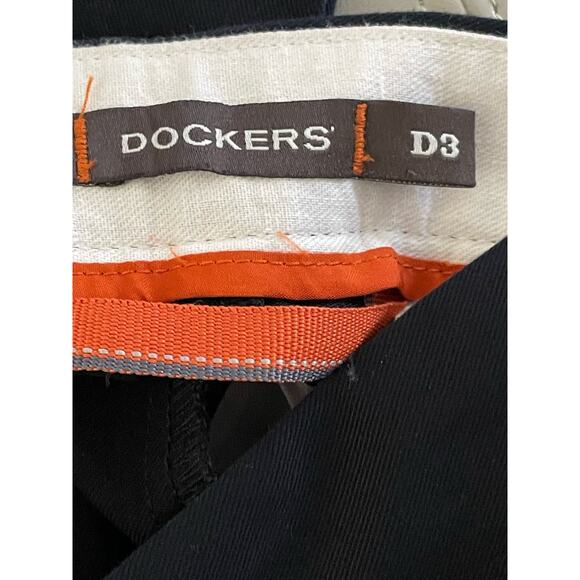 Dockers D3 Navy Straight/Khaki leg Flat front Pant size 32x32 - Picture 4 of 6
